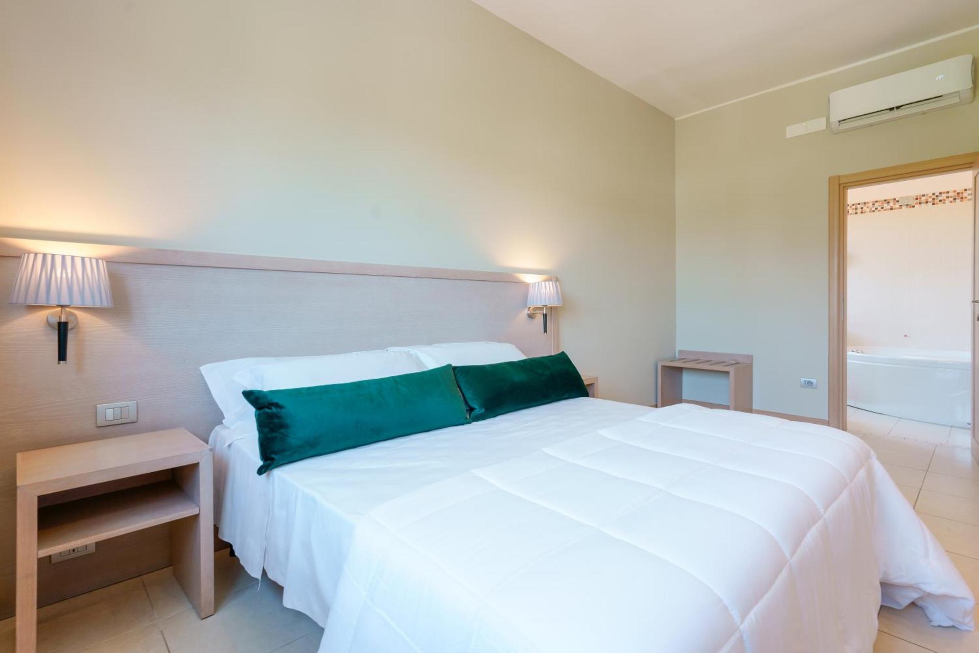Dimora Lucia Hotel マルティナ・フランカ エクステリア 写真
